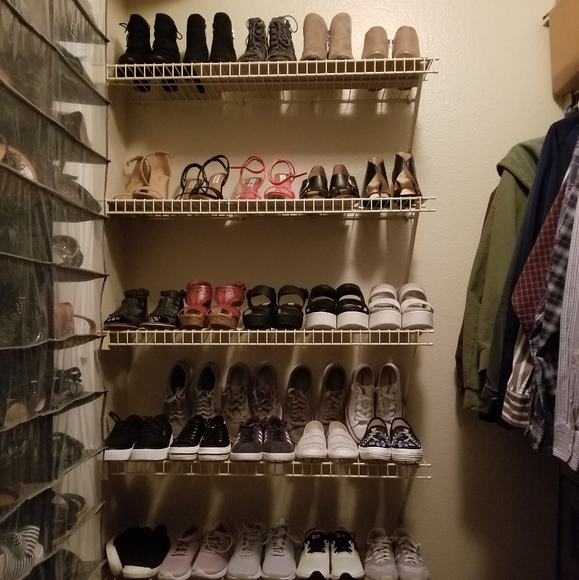 Meet your Posher, Rona - Picture 2 of 3